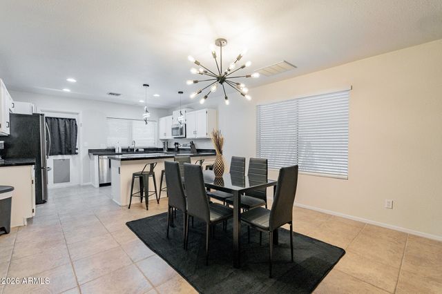 3911 W DESERT COVE Avenue, Phoenix, AZ 85029