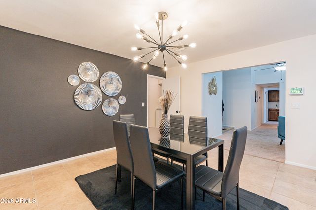 3911 W DESERT COVE Avenue, Phoenix, AZ 85029