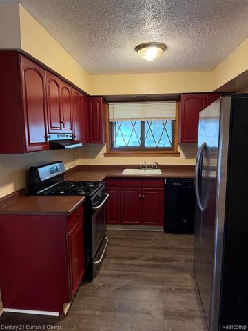 28973 Annapolis Road, Westland, MI 48186