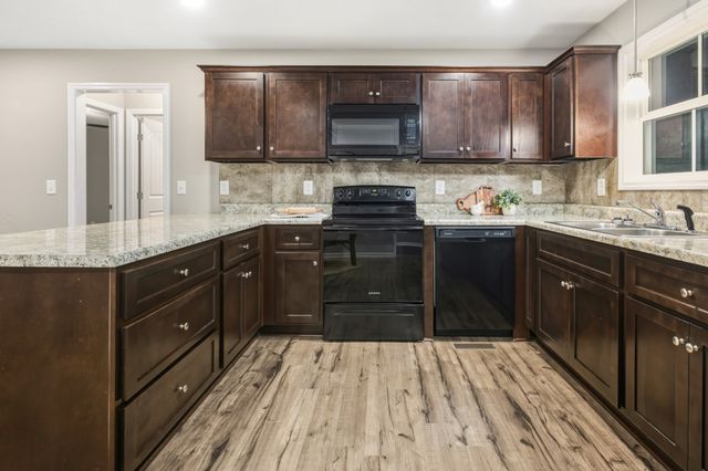 943 Wedgewood Dr, Lewisburg, TN 37091