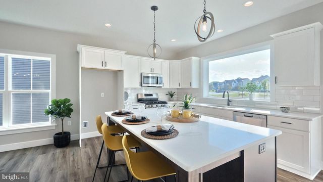 603 ESTATE DR, Mechanicsburg, PA 17055