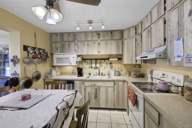 199 ROSEWOOD AVENUE, Ormond Beach, FL 32174