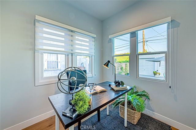 1226 Meadowbrook, Los Angeles, CA 90019