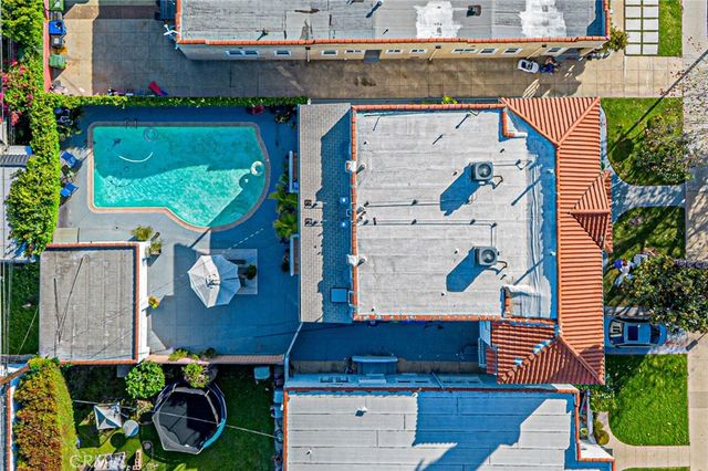 1226 Meadowbrook, Los Angeles, CA 90019