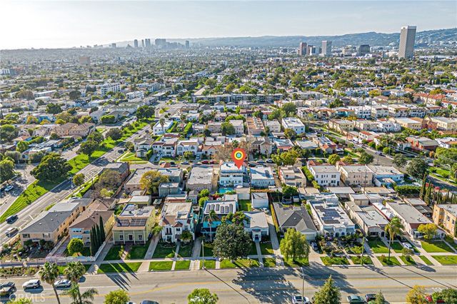 1226 Meadowbrook, Los Angeles, CA 90019
