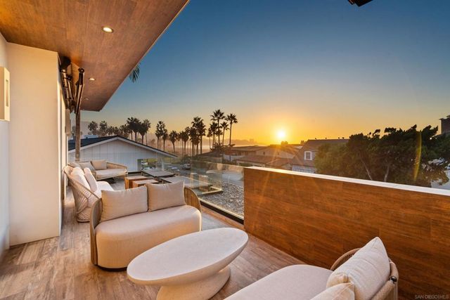 8477 El Paseo Grande, La Jolla, CA 92037