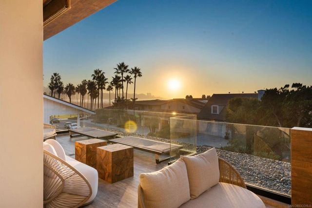 8477 El Paseo Grande, La Jolla, CA 92037