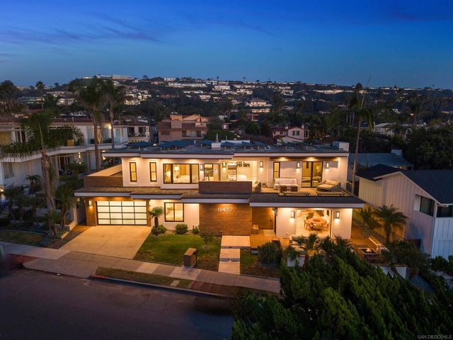 8477 El Paseo Grande, La Jolla, CA 92037