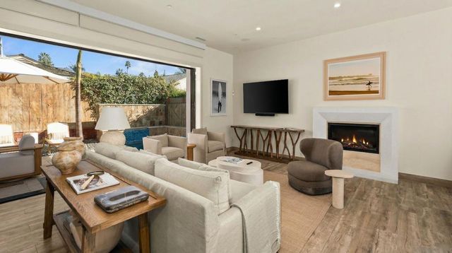 8477 El Paseo Grande, La Jolla, CA 92037