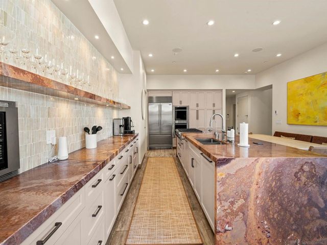 8477 El Paseo Grande, La Jolla, CA 92037