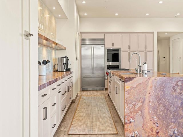 8477 El Paseo Grande, La Jolla, CA 92037