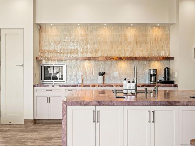 8477 El Paseo Grande, La Jolla, CA 92037