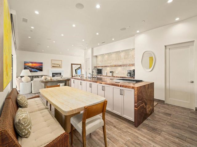 8477 El Paseo Grande, La Jolla, CA 92037