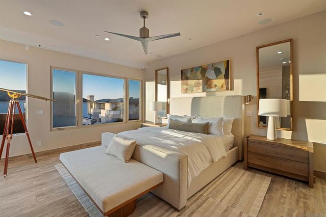 8477 El Paseo Grande, La Jolla, CA 92037