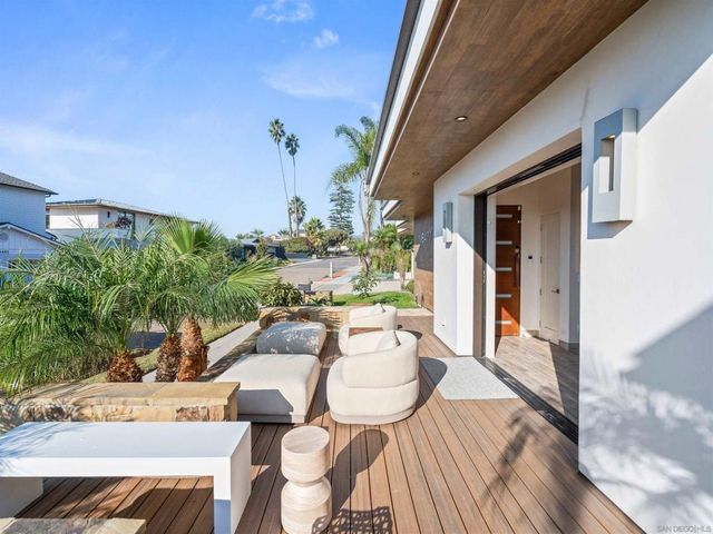 8477 El Paseo Grande, La Jolla, CA 92037