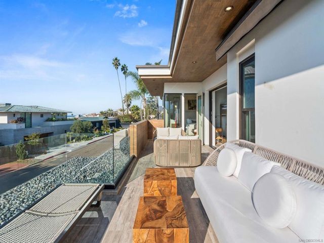 8477 El Paseo Grande, La Jolla, CA 92037