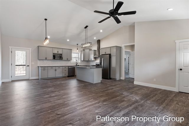 7616 E Sheringer Road, Ravenna, MI 49451