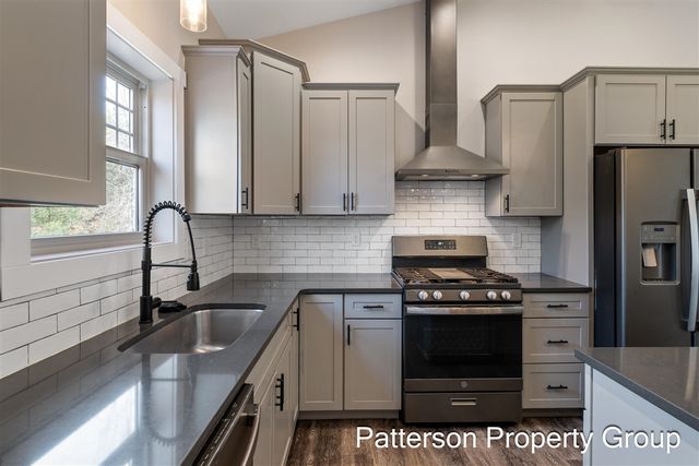 7616 E Sheringer Road, Ravenna, MI 49451