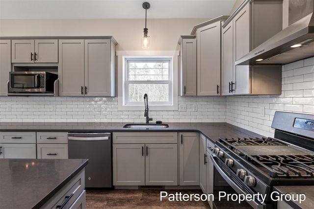 7616 E Sheringer Road, Ravenna, MI 49451