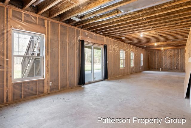 7616 E Sheringer Road, Ravenna, MI 49451