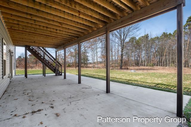 7616 E Sheringer Road, Ravenna, MI 49451