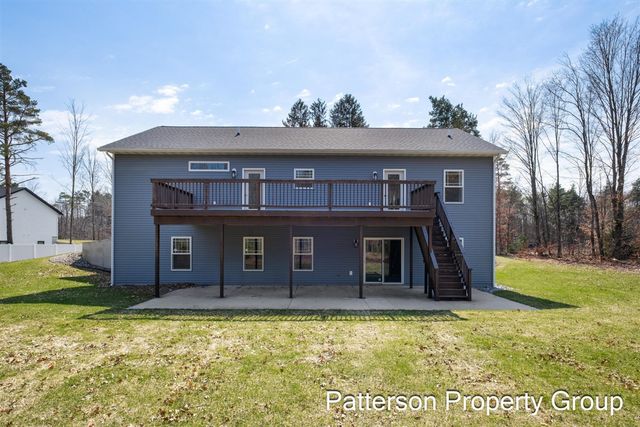 7616 E Sheringer Road, Ravenna, MI 49451