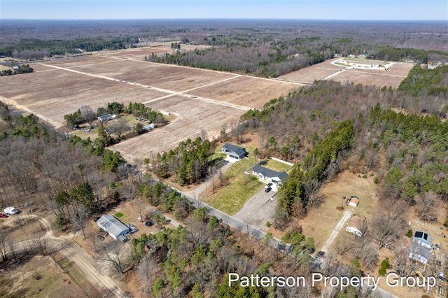 7616 E Sheringer Road, Ravenna, MI 49451