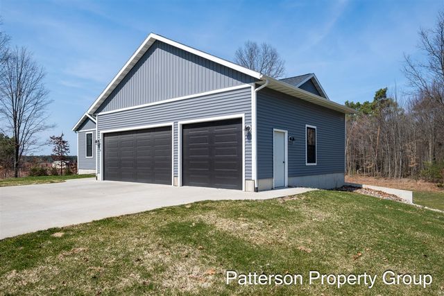 7616 E Sheringer Road, Ravenna, MI 49451