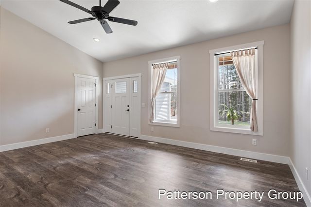 7616 E Sheringer Road, Ravenna, MI 49451