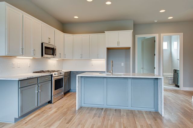 970 Youngs Ln Apt K, Nashville, TN 37207