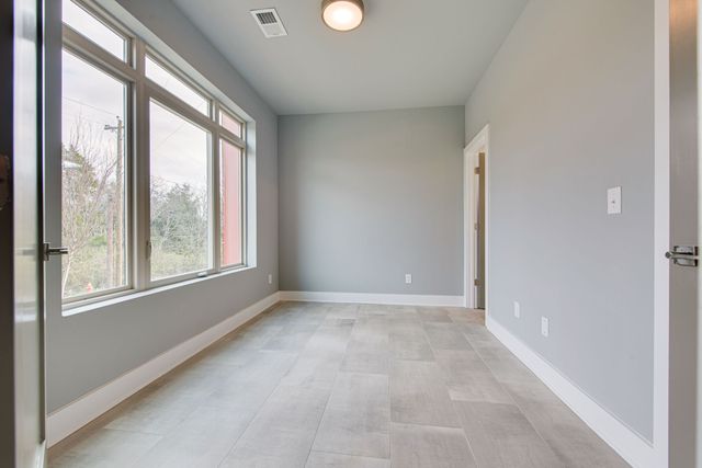 970 Youngs Ln Apt K, Nashville, TN 37207