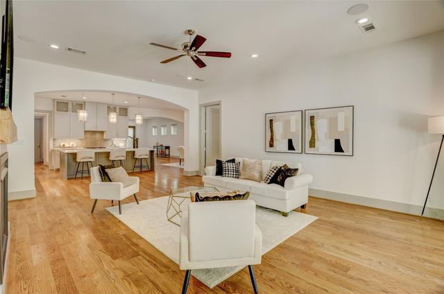 7207 Tickner Street, Houston, TX 77055