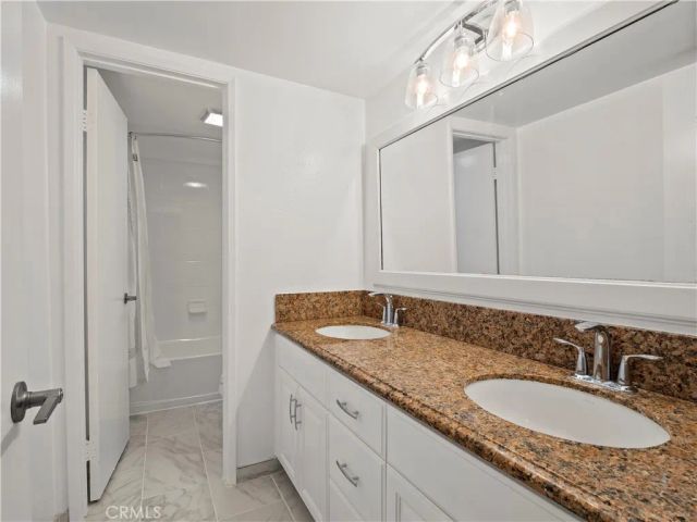 18411 Hatteras Street 138, Tarzana, CA 91356