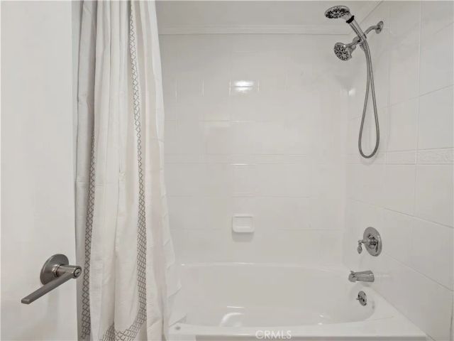 18411 Hatteras Street 138, Tarzana, CA 91356
