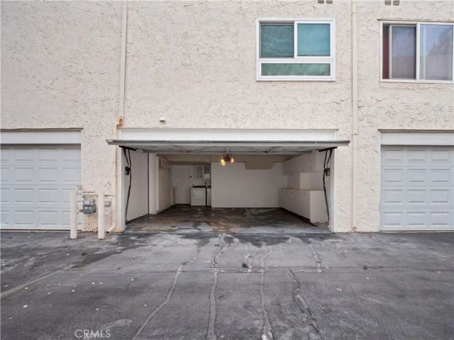 18411 Hatteras Street 138, Tarzana, CA 91356