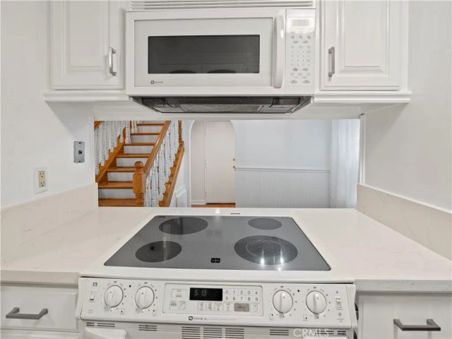 18411 Hatteras Street 138, Tarzana, CA 91356