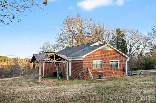 803 White Jenkins Road, Bessemer City, NC 28016