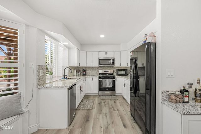 1558 E Avenue R7, Palmdale, CA 93550
