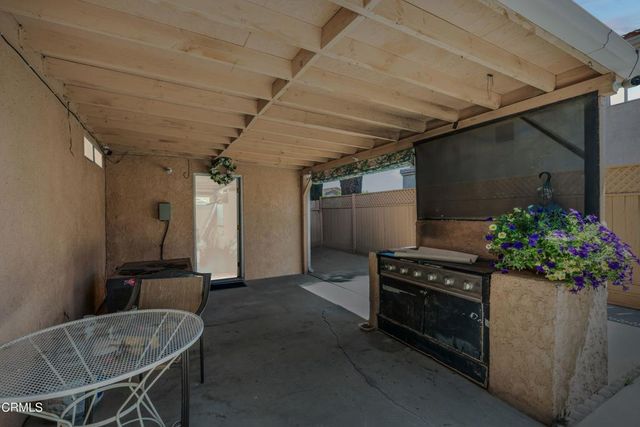 1558 E Avenue R7, Palmdale, CA 93550