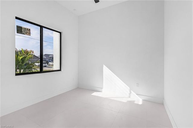 417 SW 23rd TER, Cape Coral, FL 33991