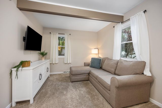 2531 Longmeadow Street NW, Grand Rapids, MI 49504