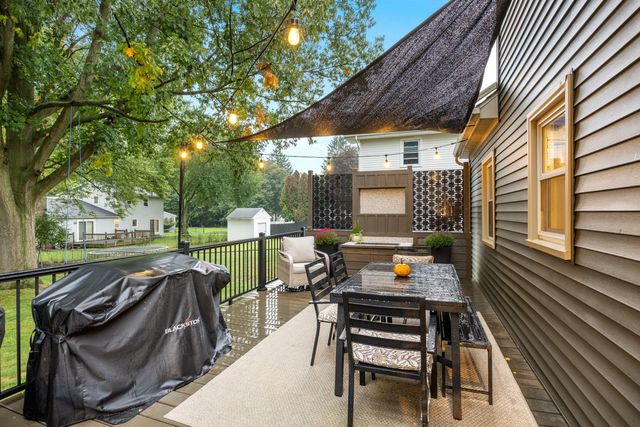 2531 Longmeadow Street NW, Grand Rapids, MI 49504