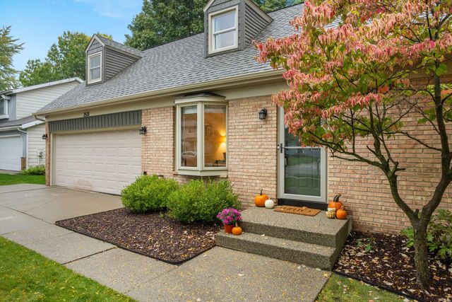 2531 Longmeadow Street NW, Grand Rapids, MI 49504