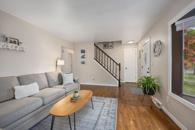 2531 Longmeadow Street NW, Grand Rapids, MI 49504