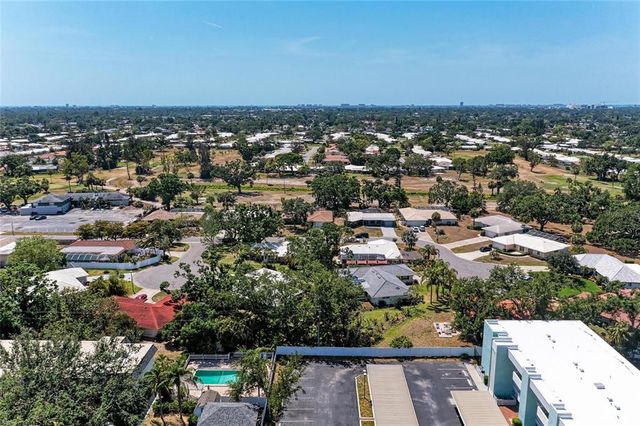 3336 PEMBROOK DRIVE, Sarasota, FL 34239