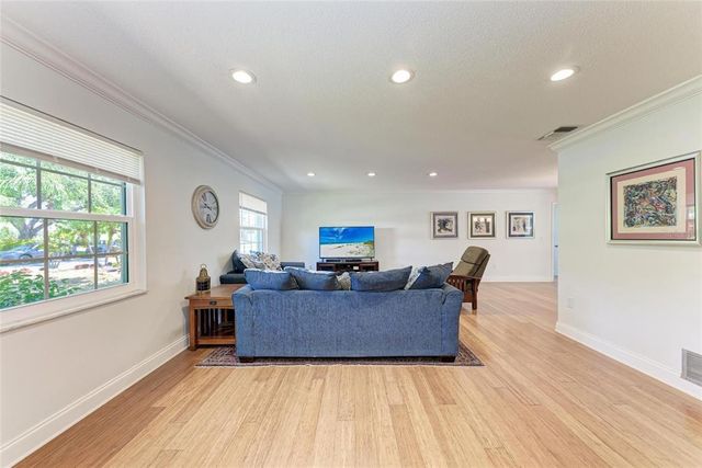 3336 PEMBROOK DRIVE, Sarasota, FL 34239