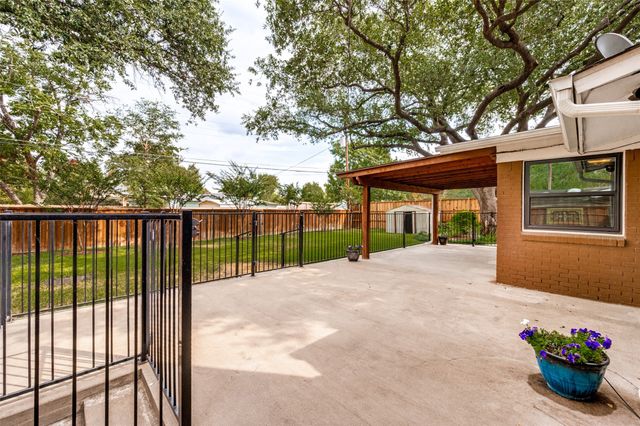 3259 Saint Croix Drive, Dallas, TX 75229