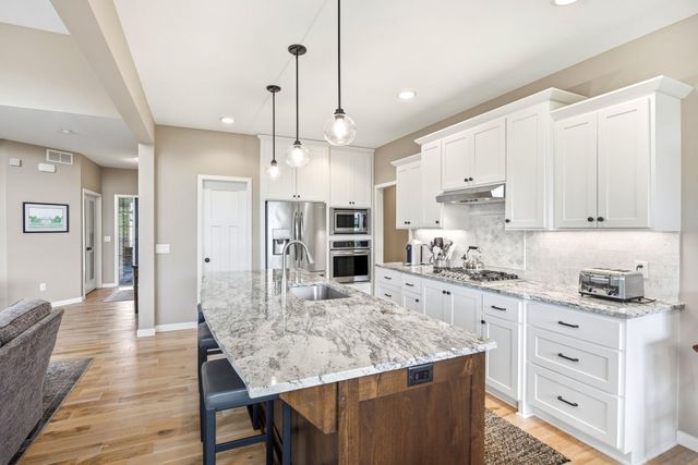 3564 Cove Point Circle NW, Prior Lake, MN 55372