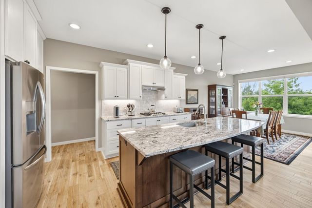 3564 Cove Point Circle NW, Prior Lake, MN 55372