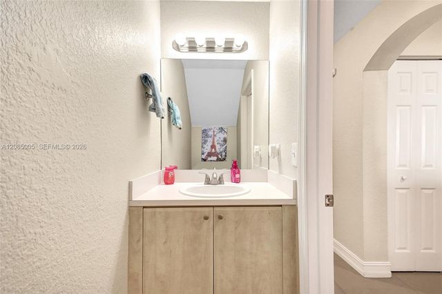 7985 NW 8th Street 104A, Miami, FL 33126